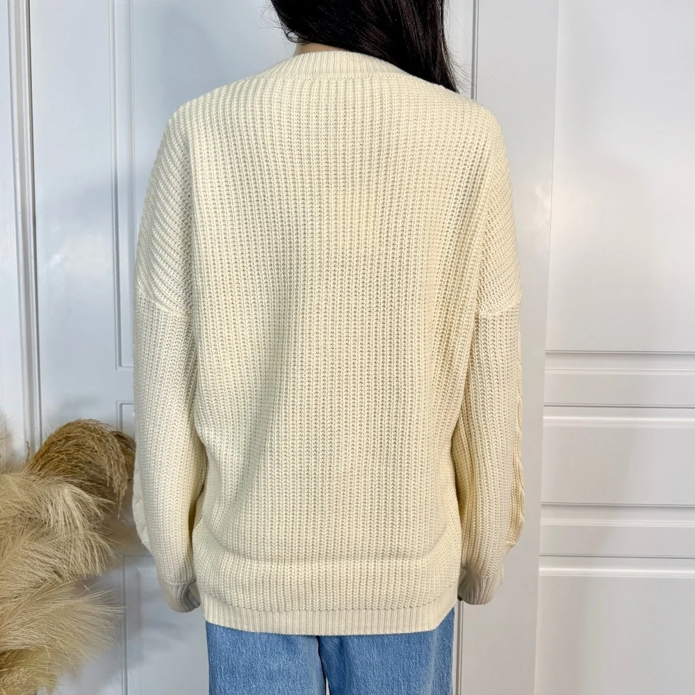 IVORY LONG SLEEVE KNIT SWEATER